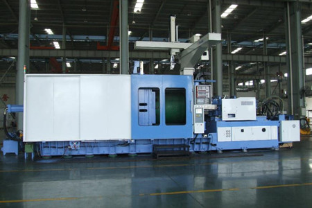 PVC管接頭注塑機(jī)啟動(dòng)前需要做哪些準(zhǔn)備工作？