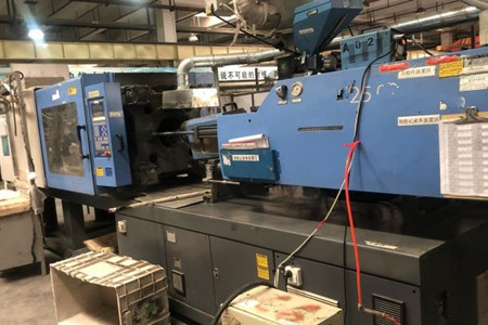 如何降低混雙色注塑機(jī)采購(gòu)成本？技巧分析！