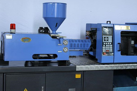 薄壁高速注塑機(jī)如何應(yīng)對高溫、高壓環(huán)境？