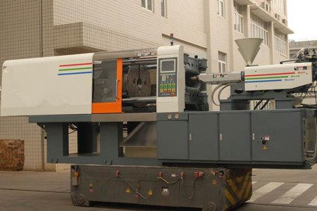 如何清洗伺服節(jié)能注塑機(jī)螺桿？清洗方法分享！